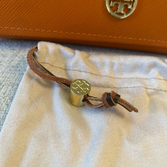 Authentic Tory Burch sunglasses Like new Condition Brown lens , Gold Hardware! - Picture 8 of 9